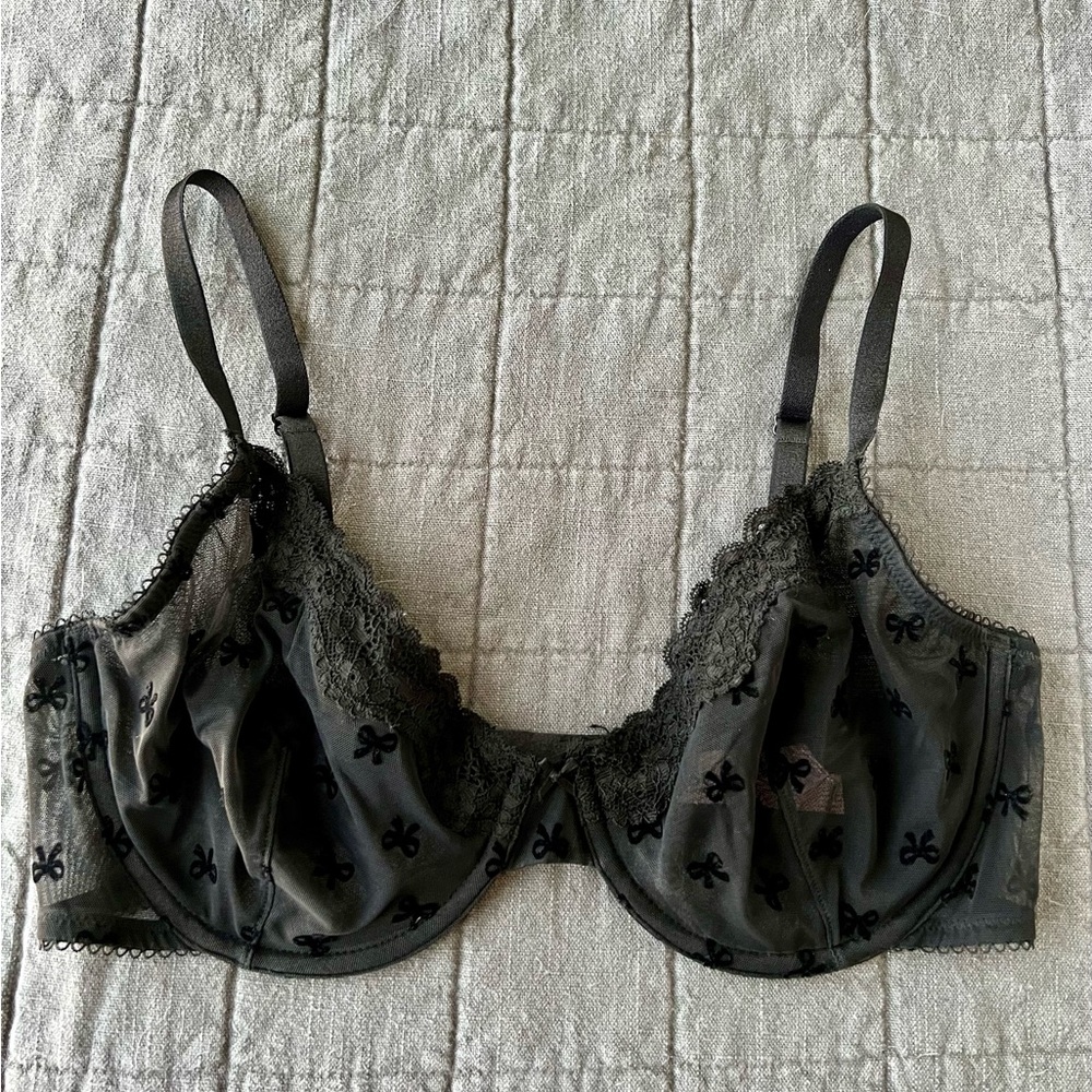 Victoria Secret Elegant Black Lace Bow Bra